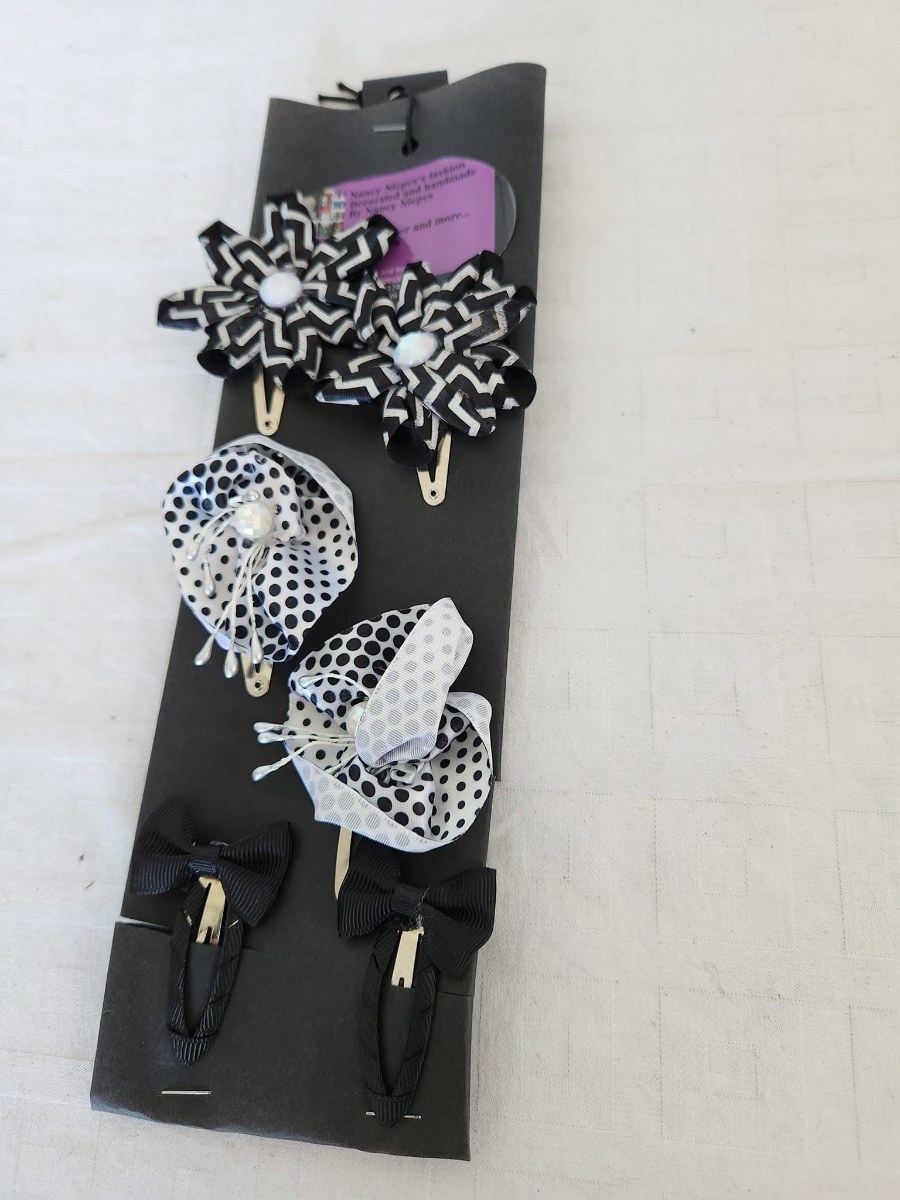 Black White Flower Hair Clips Set view 2