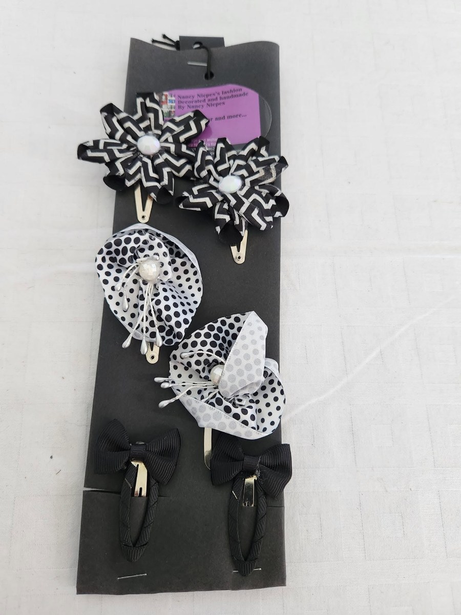 Black White Flower Hair Clips Set view 3