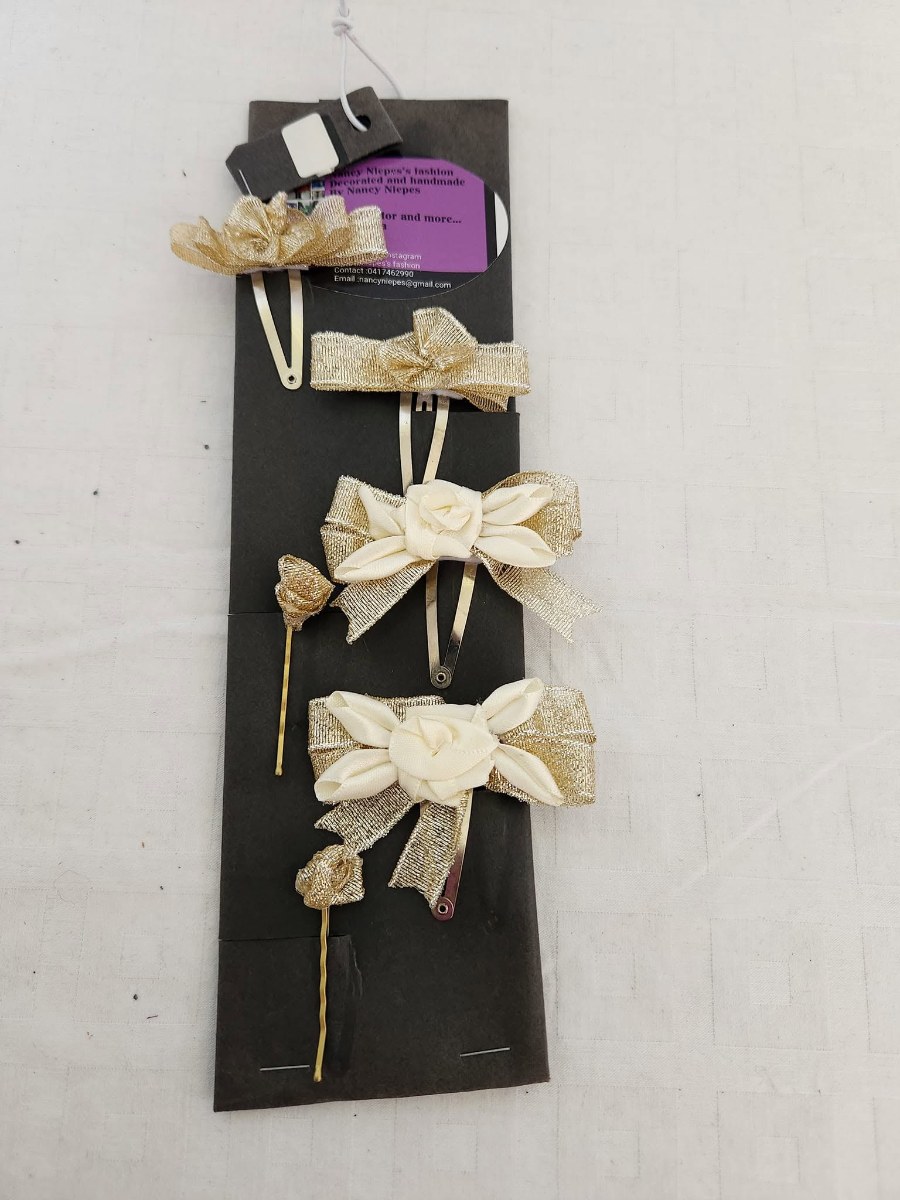 Cream Bow Hair Clips Set view 3